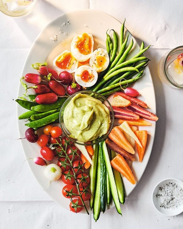 Crudités with dill mayonnaise 