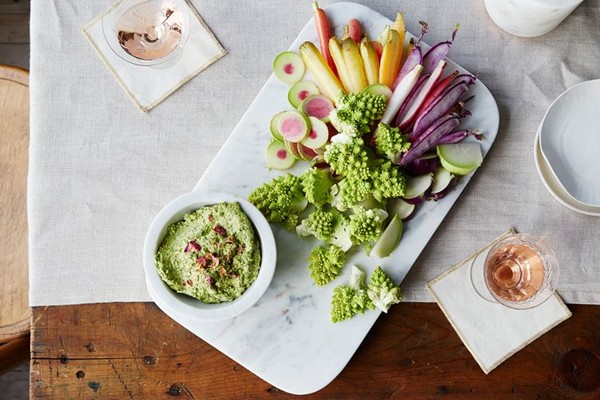 Crudités with feta pistachio dip