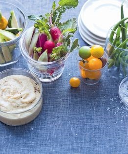 Crudités with whipped garlic dip