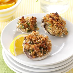 Crumb-topped clams