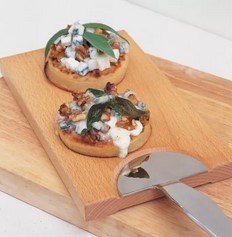 Crumpet pizza