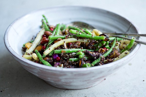 Crunchy bean, quinoa & carrot salad