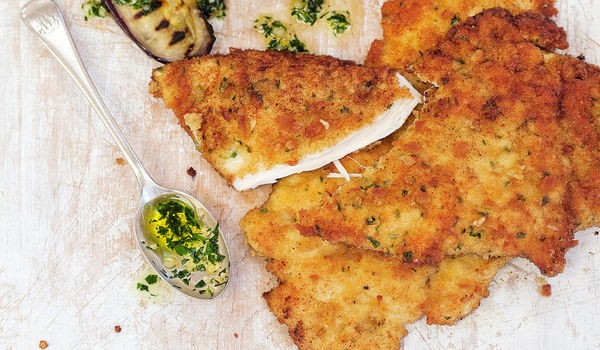 Crunchy breaded chicken (Cotolette di pollo)