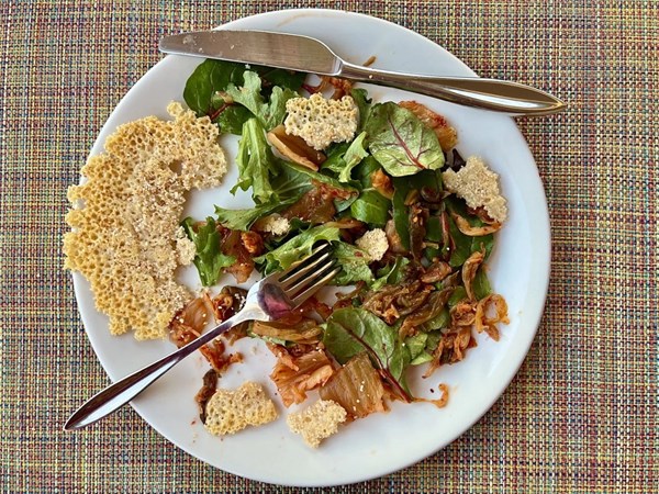 Crunchy brown rice cheese skirt with kimchi salad