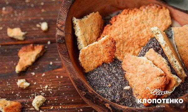 Crunchy cakes with poppy seeds (Lamantsi)