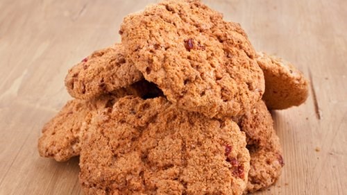 Crunchy, chewy ginger cookies