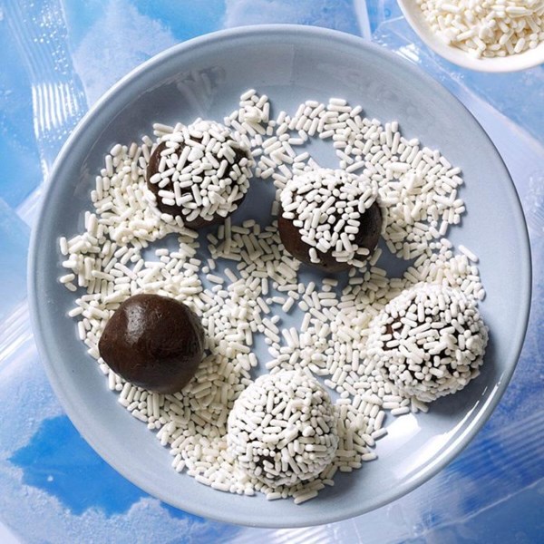 Crunchy chocolate mint balls
