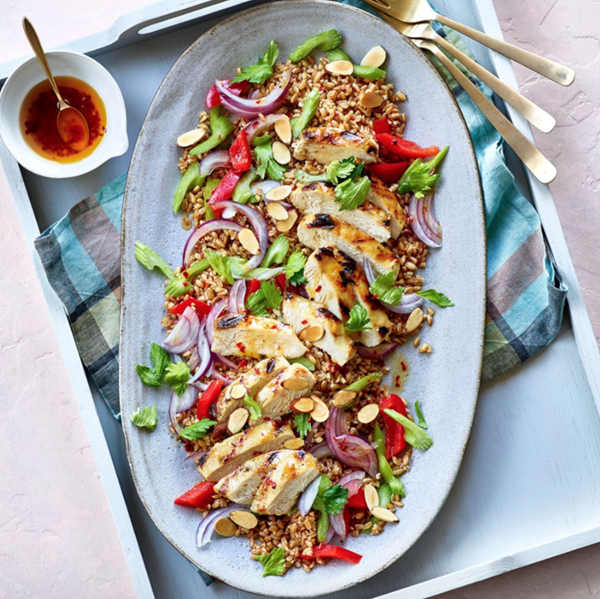 Crunchy farro salad with grilled chicken