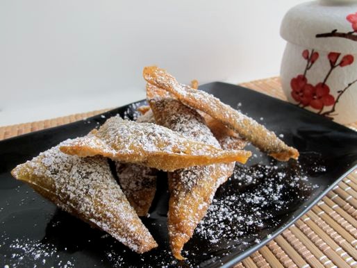 Crunchy fried chocolate wontons