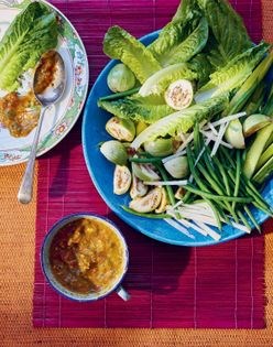 Crunchy greens with roasted chilli jeow (Jeow mak len)