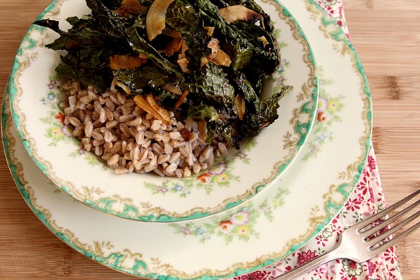 Crunchy kale and coconut bowl