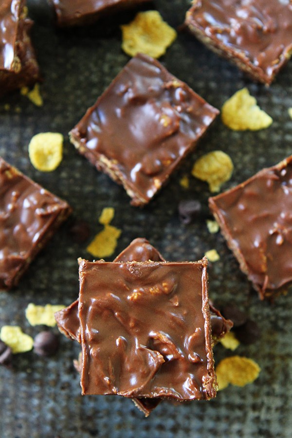 Crunchy no-bake chocolate peanut butter bars