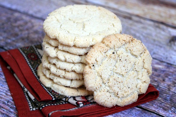 Crunchy nutmeg sugar cookies
