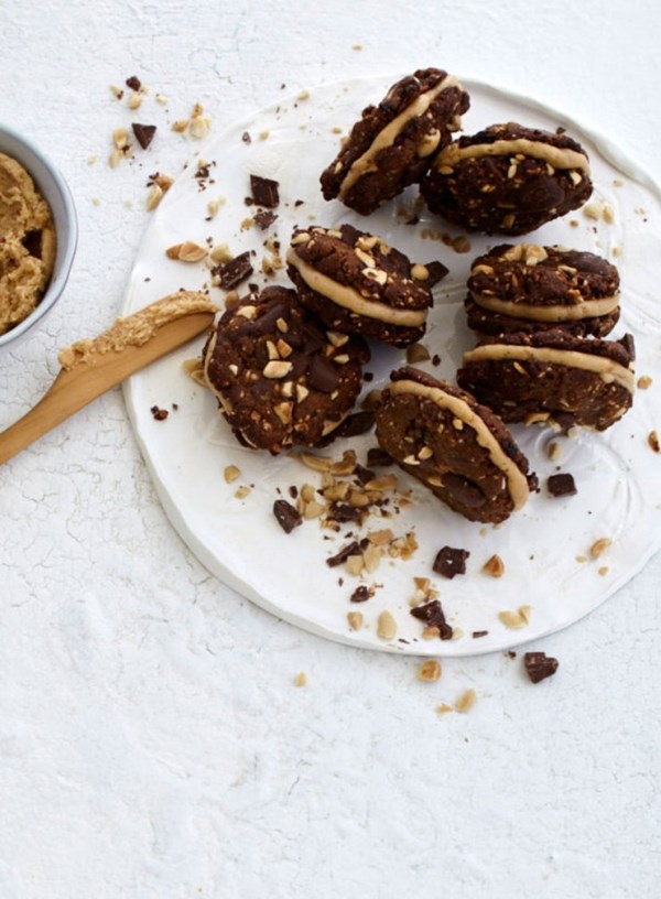 Crunchy peanut butter and chocolate cookie sandwiches
