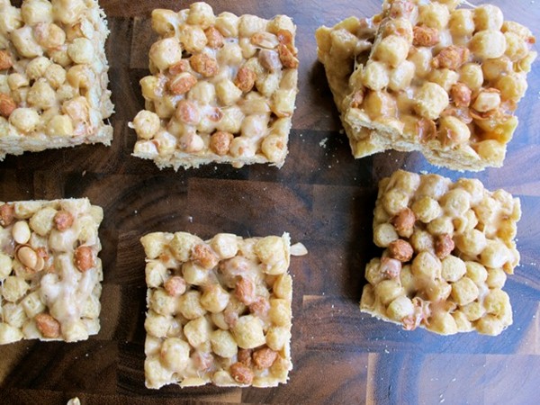 Crunchy peanut butter cereal bars