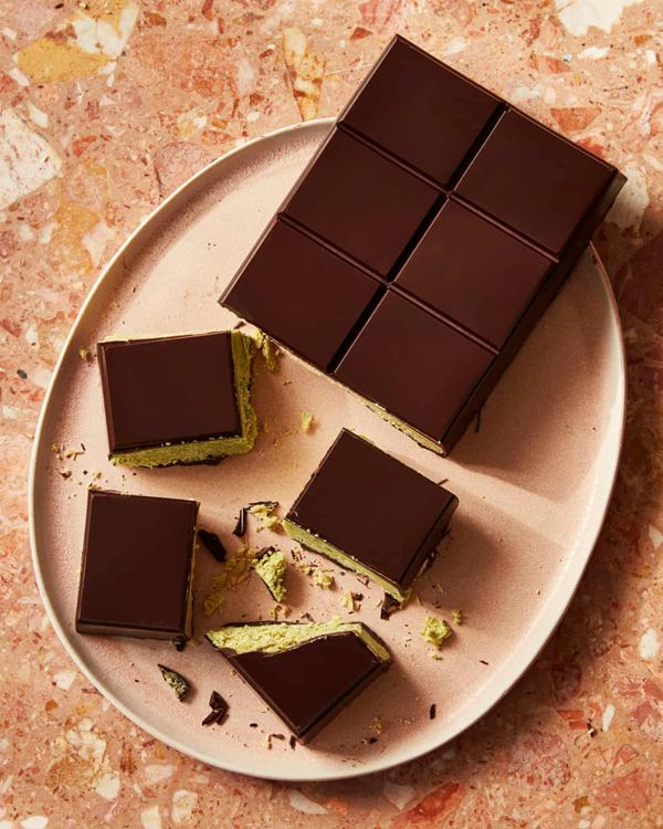 Crunchy pistachio chocolate bar