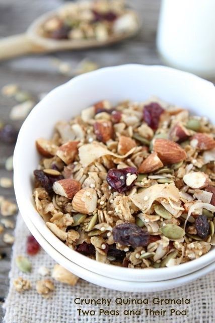 Crunchy quinoa granola