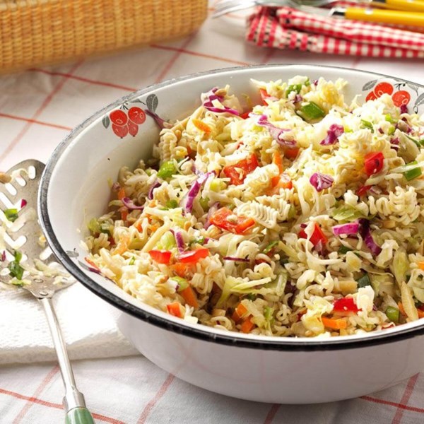 Crunchy ramen salad