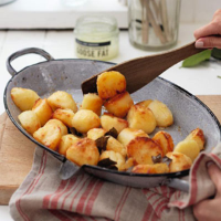 Crunchy roast potatoes