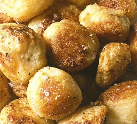 Crunchy roast potatoes