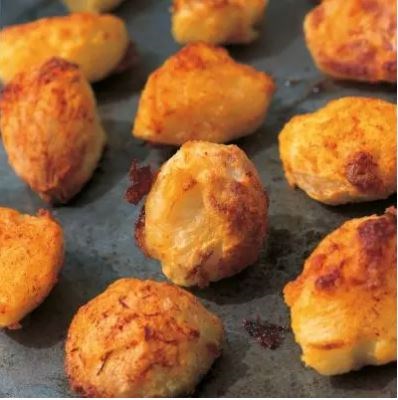 Crunchy roast potatoes with saffron