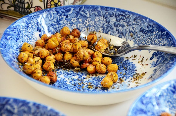 Crunchy roasted za'atar chickpeas