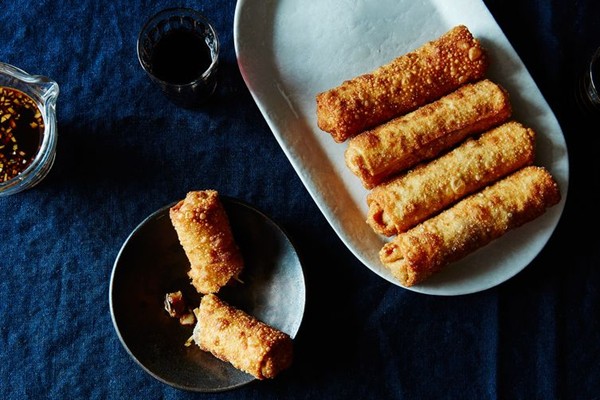 Crunchy spring rolls (Zha chun juan)