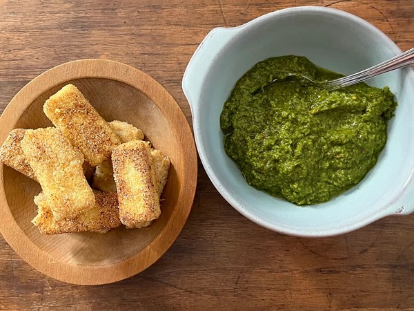 Crunchy tofu sticks with chimichurri 