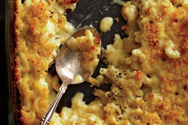Crunchy-topped macaroni and cheese