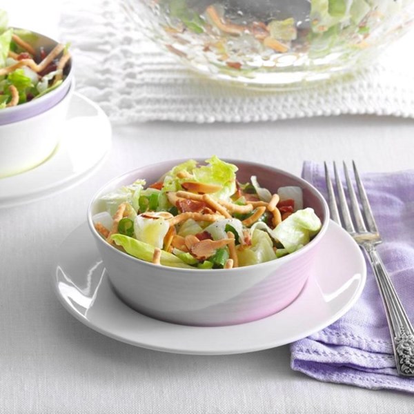 Crunchy tossed salad