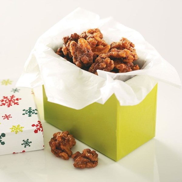 Crunchy vanilla walnuts