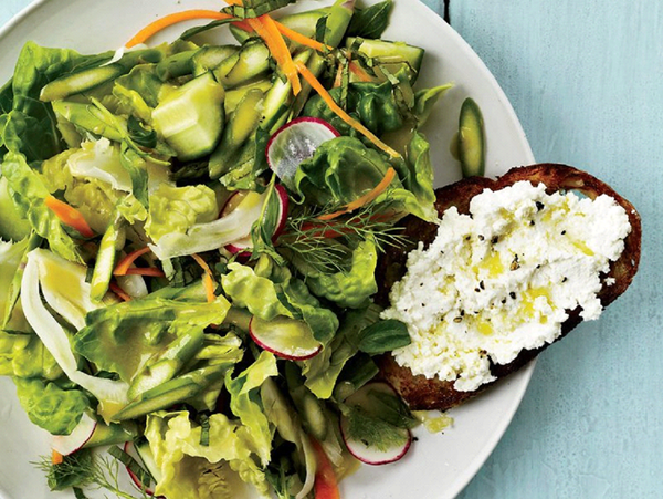 Crunchy vegetable salad with ricotta crostini