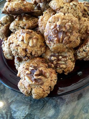  Crunchy walnut cookies (Táorén sūbĭng / 桃仁酥餅)