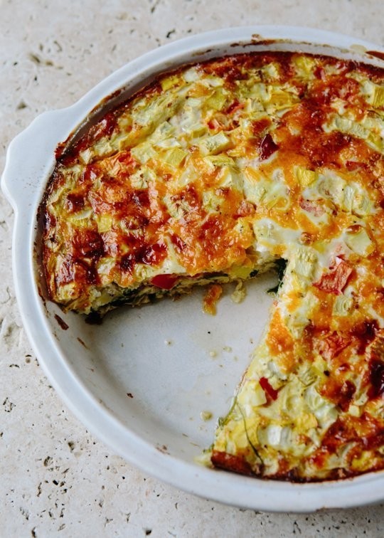 Crustless quiche with summer vegetables
