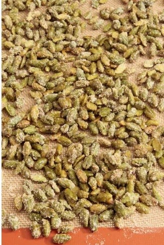 Crystallized salted pistachios