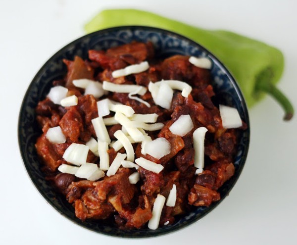 Cubanelle & black bean pork chili