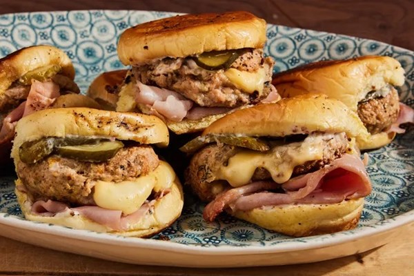 Cubano-inspired Juicy Lucy burger (Juicy Lucía)