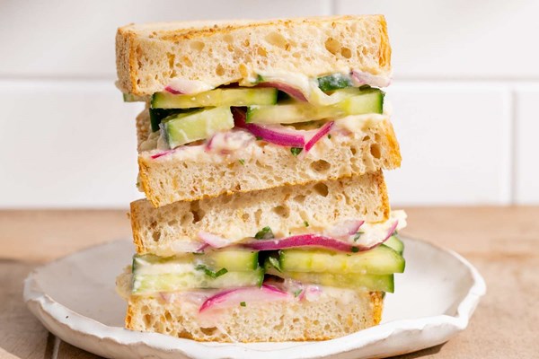 Cucumber and onion sandwich