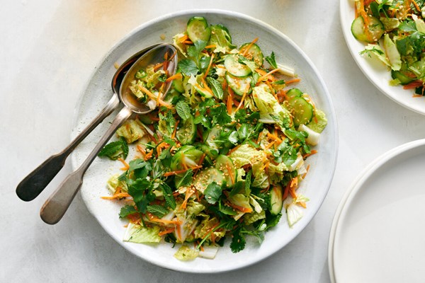 Cucumber-cabbage salad with sesame