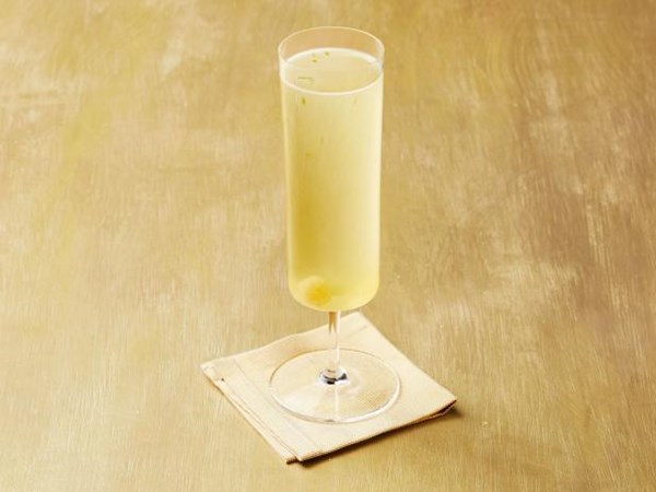 Cucumber-elderflower sparklers