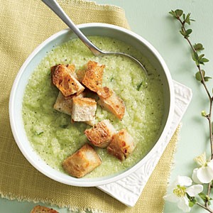 Cucumber gazpacho with toasted rye croutons