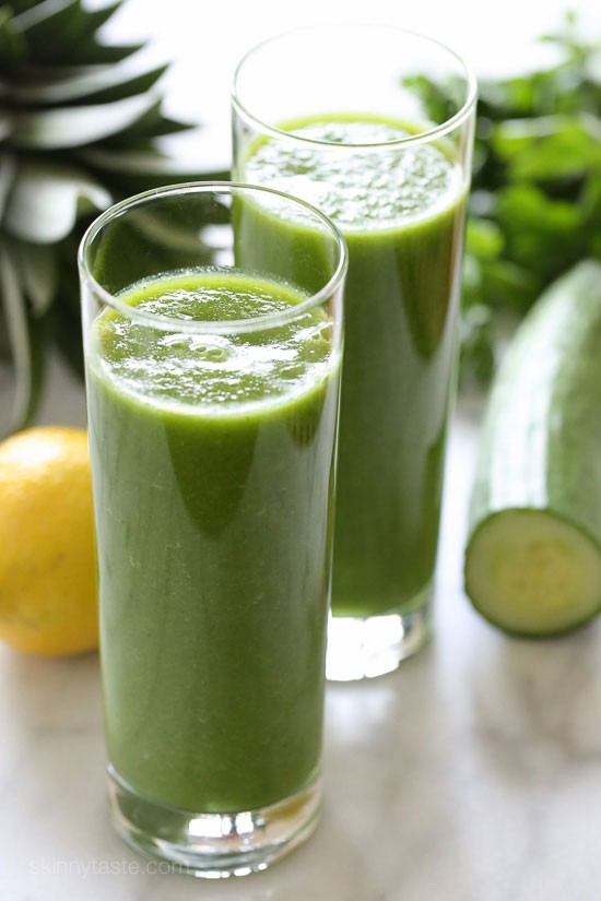 Cucumber, parsley, pineapple and lemon smoothie