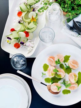 Cucumber, pear, flowers and musk
