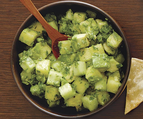 Cucumber-pineapple guacamole