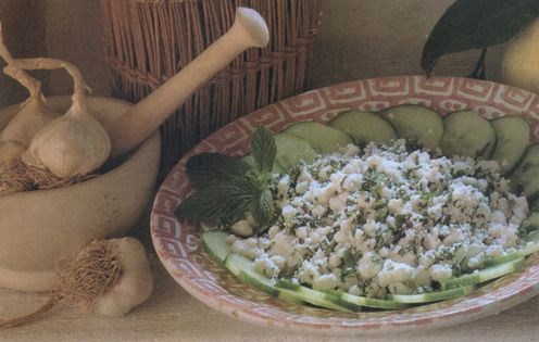Cucumber with feta cheese and mint (Anguri me feta ke dismo)