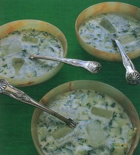 Cucumber with mint yogurt (Cacik)