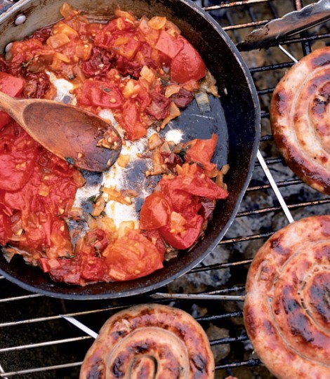 Cumberland sausage ring with scorched tomato relish