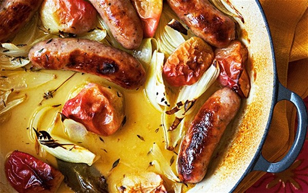 Cumberland sausages with apples and cider