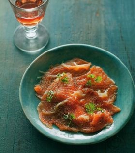 Cured salmon with extra virgin olive oil & golden shallots