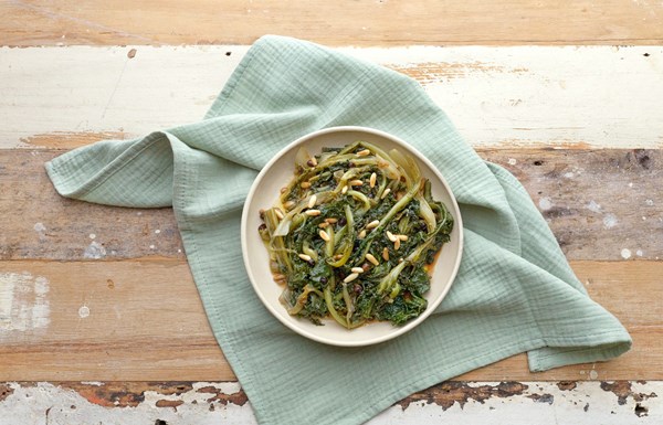 Curly endive with pine nuts & currants (Scarole di Natale) 